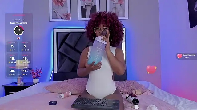 Snapshot of RachellEbony chatting on September 2025 11:54:02 AM RachellEbony online show from September 2025 11:54:02 AM