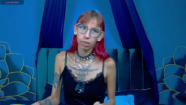 Lunamistyc online show from December 2025 07:32:01 PM