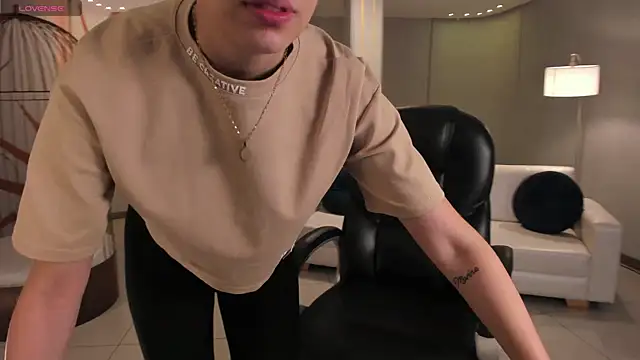 KaiaFerreira online show from September 2025 11:01:01 AM