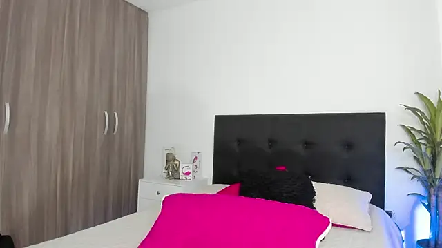 LaylaJewel online show from March 2025 04:30:01 PM