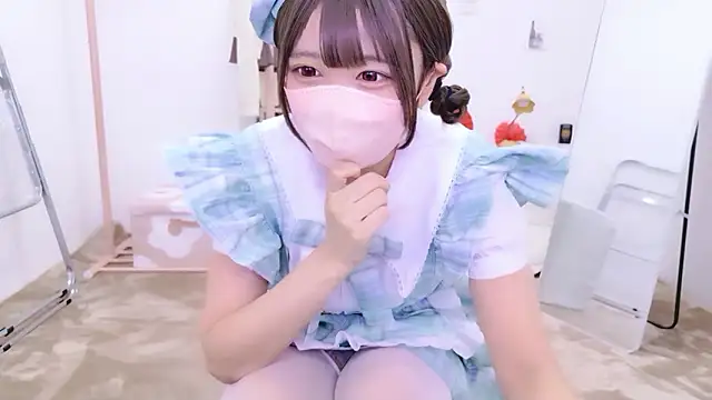 Snapshot of aki_zzz chatting on April 2026 05:05:02 PM aki zzz online show from April 2026 05:05:02 PM