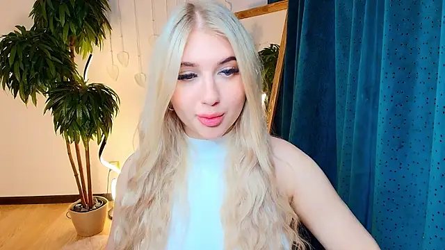 Evacadooo online show from March 2026 04:07:02 AM