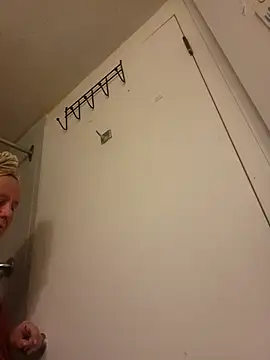 Yourfantasy1379 online show from October 2025 01:58:02 AM