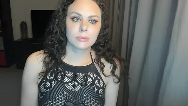 Snapshot of MollyCheiz chatting on June 2026 08:35:01 PM MollyCheiz online show from June 2026 08:35:01 PM