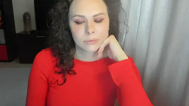 Snapshot of MollyCheiz chatting on June 2026 04:31:02 PM MollyCheiz online show from June 2026 04:31:02 PM