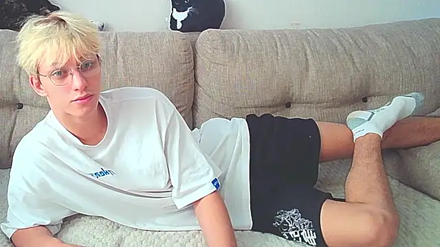 Ostin meow online show from December 2024 07:49:02 AM