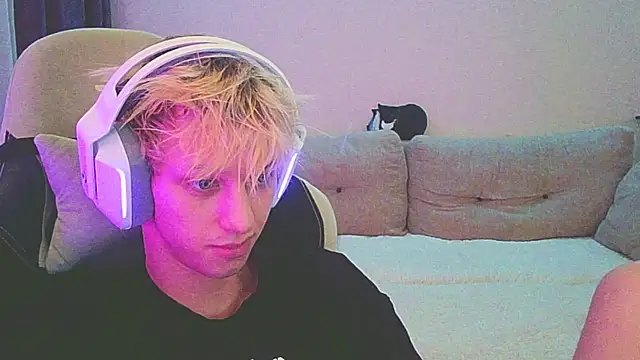 Ostin meow online show from December 2024 02:21:01 PM