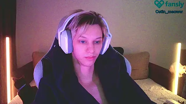 Ostin meow online show from February 2025 01:21:01 PM