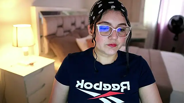 Camilaa bueno online show from February 2026 09:33:02 PM