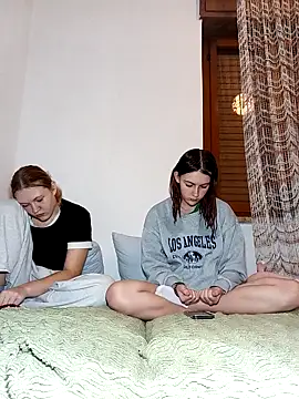 ella grays online show from November 2025 07:27:01 PM