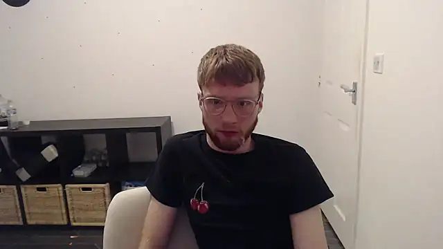 Snapshot of PrettyGinger chatting on December 2024 07:33:01 PM PrettyGinger online show from December 2024 07:33:01 PM