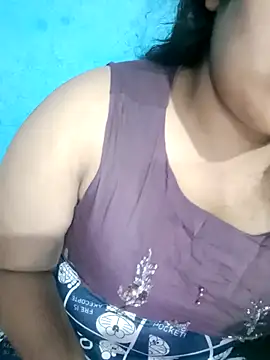 Snapshot of Love-Veronica chatting on May 2026 06:35:02 PM Love-Veronica online show from May 2026 06:35:02 PM