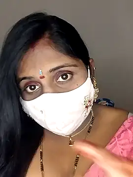 Snapshot of Sexy_Radhikaa chatting on February 2025 05:42:01 PM Sexy Radhikaa online show from February 2025 05:42:01 PM