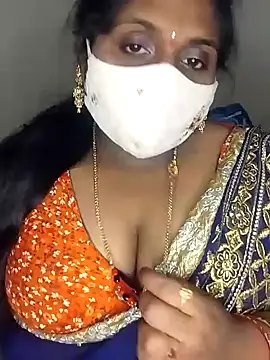 Snapshot of Sexy_Radhikaa chatting on February 2025 02:44:01 PM Sexy Radhikaa online show from February 2025 02:44:01 PM