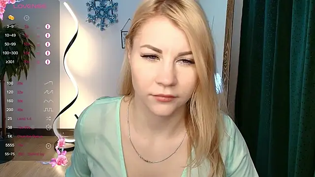 Snapshot of Ver_0nika chatting on December 2024 08:31:01 AM Ver 0nika online show from December 2024 08:31:01 AM