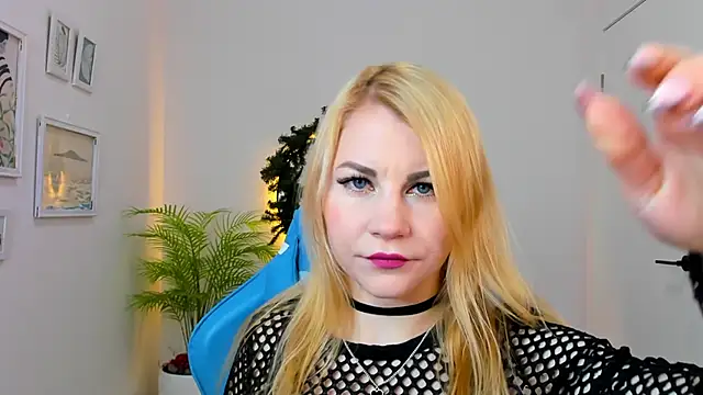 Snapshot of Ver_0nika chatting on December 2024 08:27:02 AM Ver 0nika online show from December 2024 08:27:02 AM