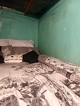 curvyloneah75 online show from December 2025 06:59:02 PM