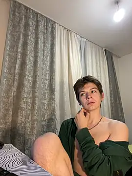 Snapshot of W_N_G_S chatting on December 2024 04:33:01 AM W N G S online show from December 2024 04:33:01 AM