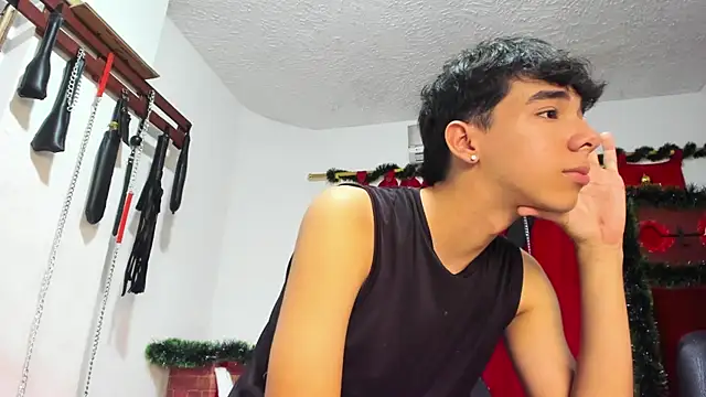 Snapshot of Harry_LatinBoy chatting on December 2024 08:29:01 PM Harry LatinBoy online show from December 2024 08:29:01 PM