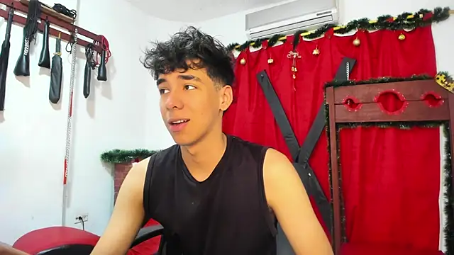 Snapshot of Harry_LatinBoy chatting on December 2024 07:30:02 PM Harry LatinBoy online show from December 2024 07:30:02 PM