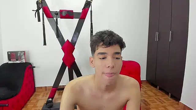 Snapshot of Harry_LatinBoy chatting on January 2025 10:41:02 PM Harry LatinBoy online show from January 2025 10:41:02 PM