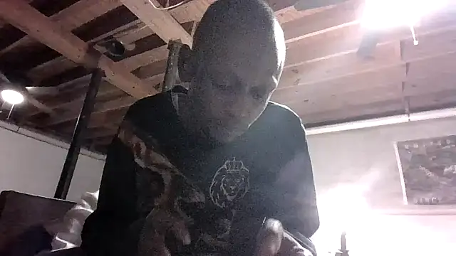 Snapshot of KinGKane84 chatting on December 2024 01:58:02 AM KinGKane84 online show from December 2024 01:58:02 AM