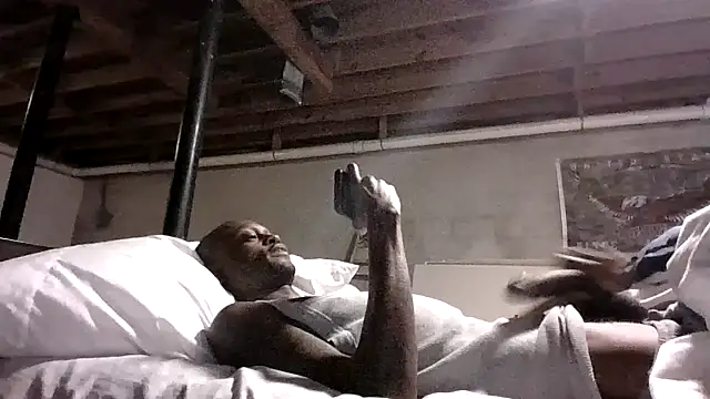 Snapshot of KinGKane84 chatting on December 2024 07:43:02 PM KinGKane84 online show from December 2024 07:43:02 PM