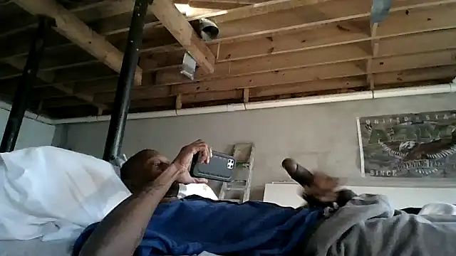 Snapshot of KinGKane84 chatting on December 2024 08:43:01 PM KinGKane84 online show from December 2024 08:43:01 PM