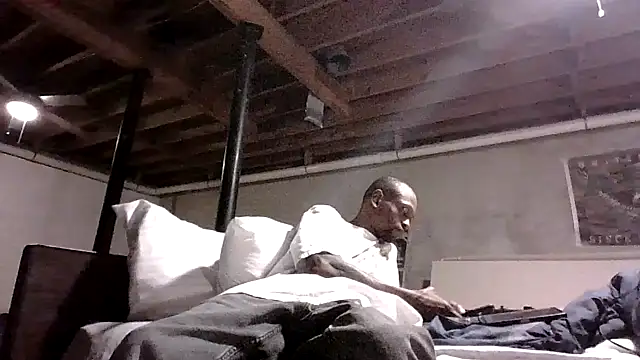 Snapshot of KinGKane84 chatting on December 2024 05:40:01 AM KinGKane84 online show from December 2024 05:40:01 AM