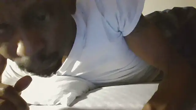 Snapshot of KinGKane84 chatting on January 2025 06:39:01 AM KinGKane84 online show from January 2025 06:39:01 AM