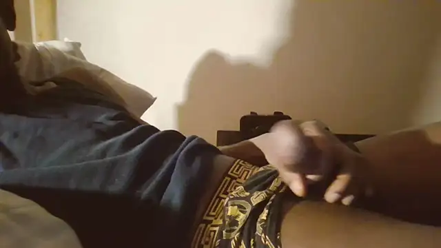 Snapshot of KinGKane84 chatting on January 2025 03:17:01 AM KinGKane84 online show from January 2025 03:17:01 AM