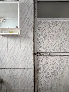 surabhi09 online show from September 2025 02:11:01 AM