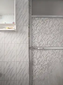 surabhi09 online show from December 2025 04:18:02 AM