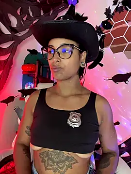 LollaByer online show from October 2025 07:36:02 PM