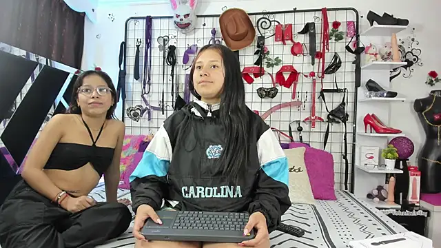 Snapshot of thedream_girls chatting on June 2026 01:02:02 PM thedream girls online show from June 2026 01:02:02 PM