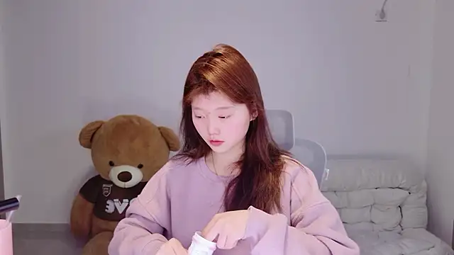 yangyang-1115 online show from February 2026 05:51:01 AM