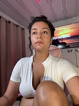 Snapshot of Lady_Rey chatting on June 2026 12:19:02 AM Lady Rey online show from June 2026 12:19:02 AM