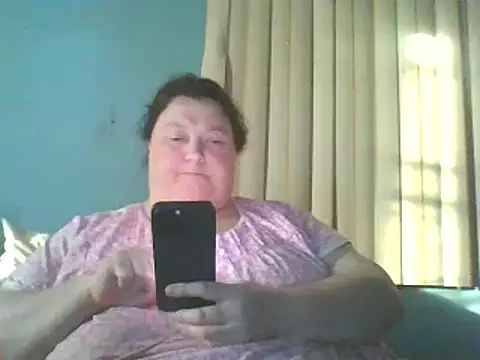 Snapshot of Honeybee2025 chatting on January 2025 10:20:02 PM Honeybee2025 online show from January 2025 10:20:02 PM