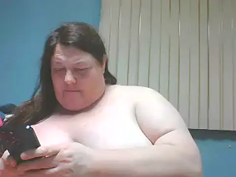 Snapshot of Honeybee2025 chatting on January 2025 12:01:01 AM Honeybee2025 online show from January 2025 12:01:01 AM