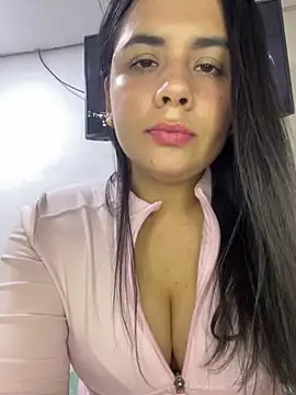 Snapshot of Leyna_Kenet chatting on February 2026 11:34:02 PM Leyna Kenet online show from February 2026 11:34:02 PM