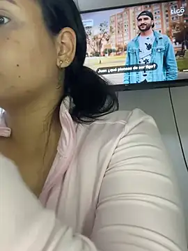 Snapshot of Leyna_Kenet chatting on February 2026 02:43:01 AM Leyna Kenet online show from February 2026 02:43:01 AM