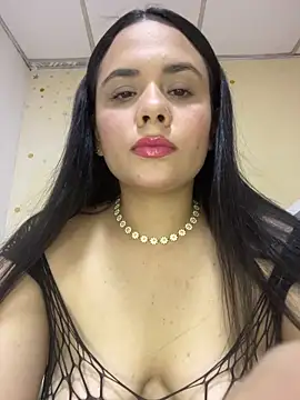 Snapshot of Leyna_Kenet chatting on May 2026 01:33:02 AM Leyna Kenet online show from May 2026 01:33:02 AM