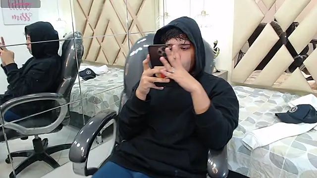 AndrewPherson online show from January 2025 04:22:02 PM