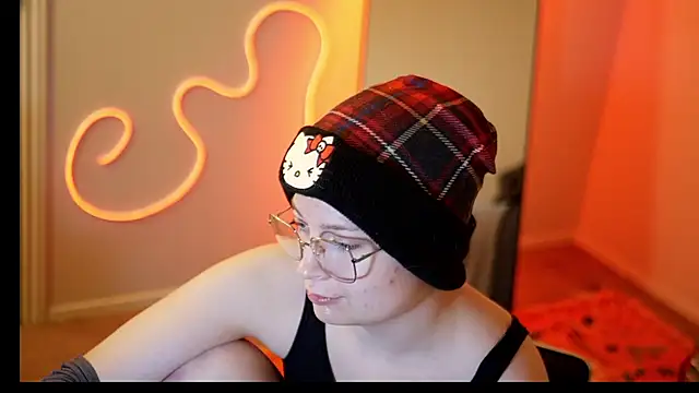 Snapshot of livcutebaby chatting on March 2025 02:05:02 AM livcutebaby online show from March 2025 02:05:02 AM