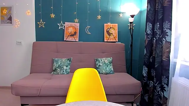 Snapshot of Xloe_Queen chatting on December 2024 09:56:01 AM Xloe Queen online show from December 2024 09:56:01 AM