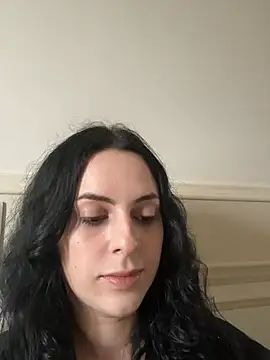 Morguisssz online show from July 2026 05:52:01 PM
