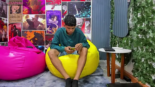 Snapshot of Jeffry_wolvess chatting on January 2025 12:36:01 PM Jeffry wolvess online show from January 2025 12:36:01 PM