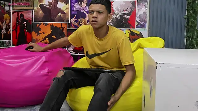 Snapshot of Jeffry_wolvess chatting on February 2025 12:30:02 PM Jeffry wolvess online show from February 2025 12:30:02 PM