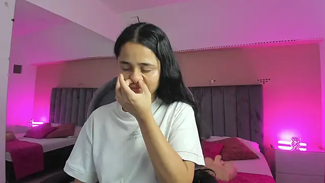 Giselle Roldan online show from April 2026 02:44:01 PM