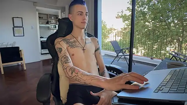 Den BlueXx online show from April 2026 07:55:01 PM